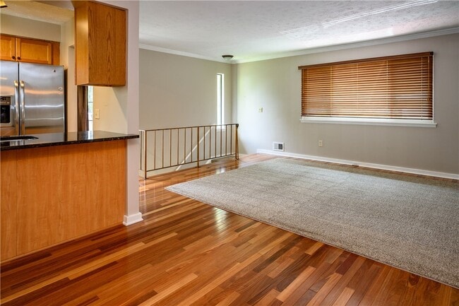 Building Photo - 808 Eastbrooke Ln