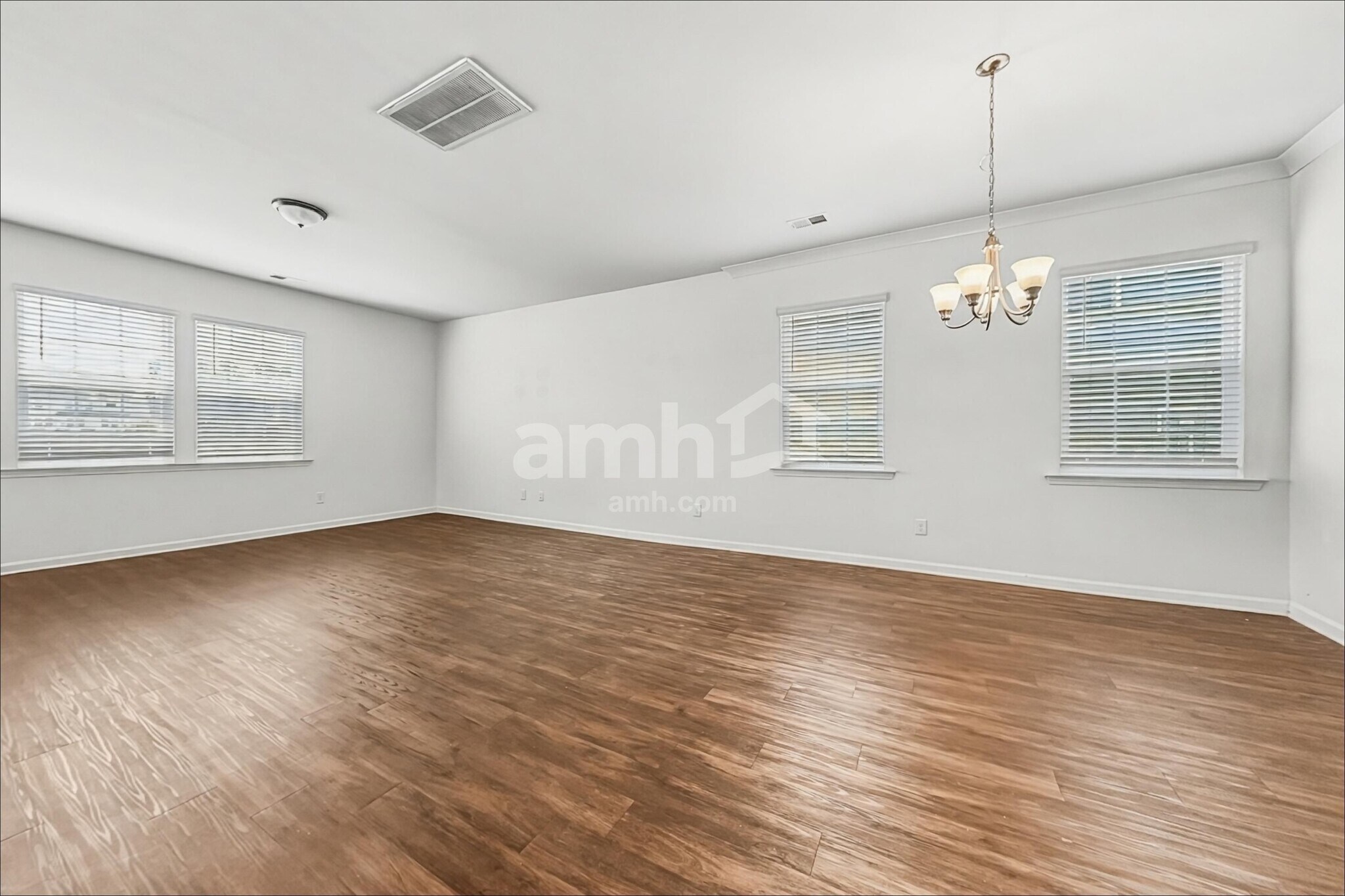 Building Photo - 518 Bush Dr