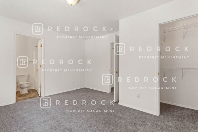 Building Photo - 4920 N Orchid Ln