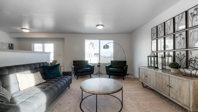 Building Photo - 637 W 1520 S