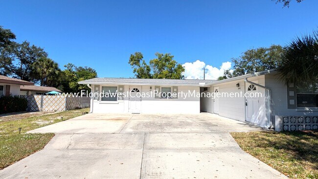 Building Photo - STUDIO /EFFICIENCY -UNIT AVAILABLE! STICKN...