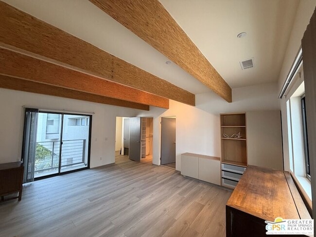 Building Photo - 1536 E Baristo Rd