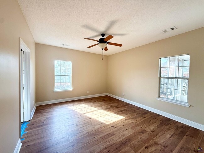 Building Photo - 200 Vining Way