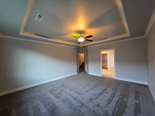 Building Photo - 584 Thebes St