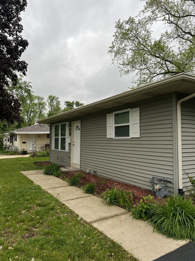 Building Photo - 102 Caddy Ave