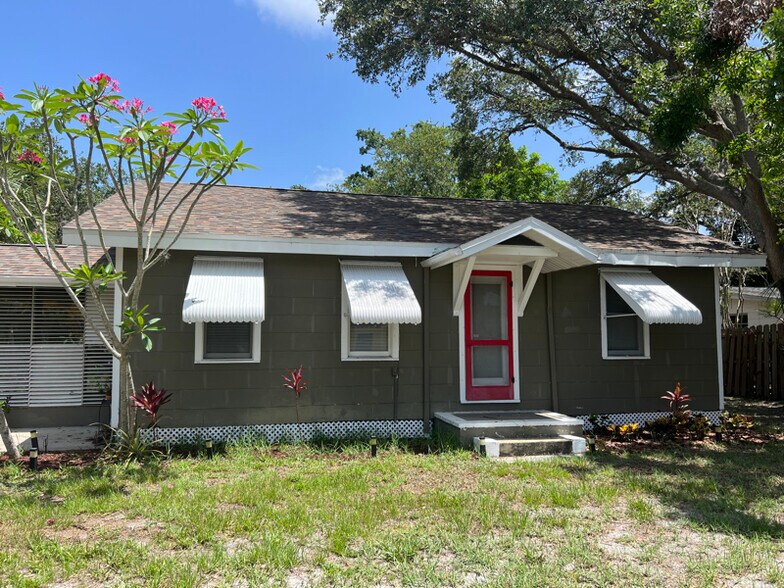Primary Photo - 2561 Floyd St