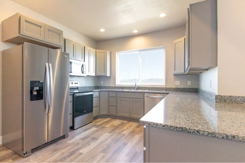 Building Photo - 2296 Deerfield Ln