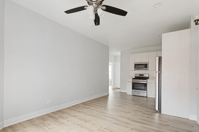 Building Photo - 6114 N Winthrop Ave