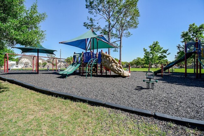 Building Photo - 3815 Summerfield Dr