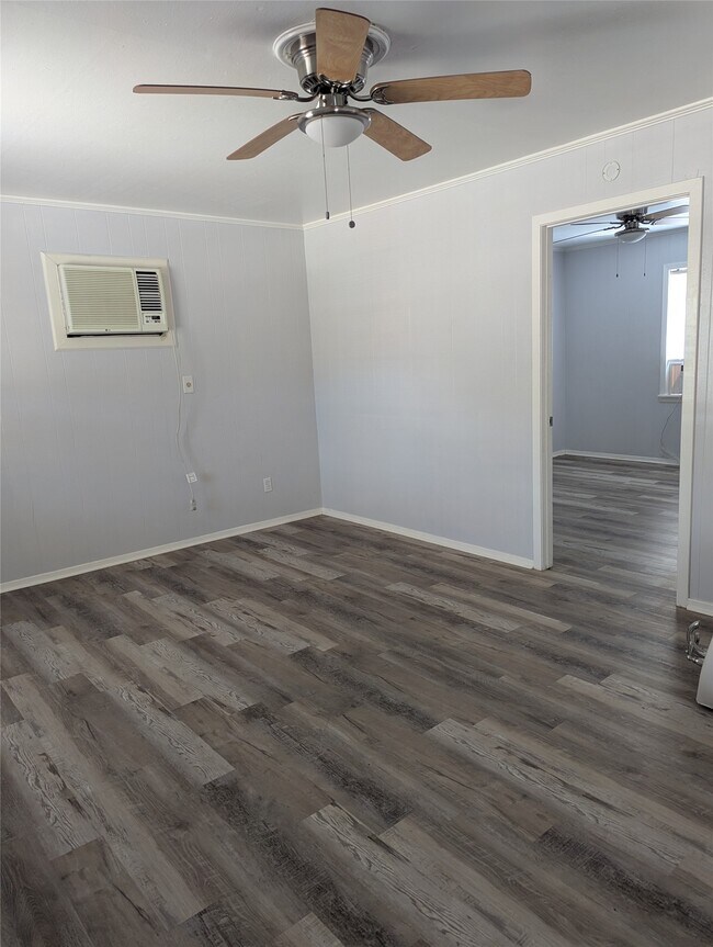 Building Photo - 1311 1/2 21st St