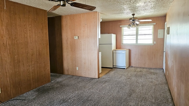 Building Photo - Featured Property