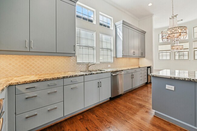 Building Photo - 5636 Kiam St