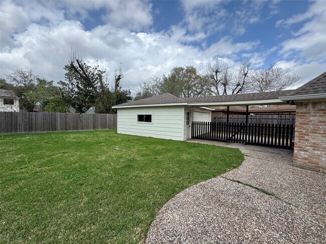 Building Photo - 11821 Westmere Dr