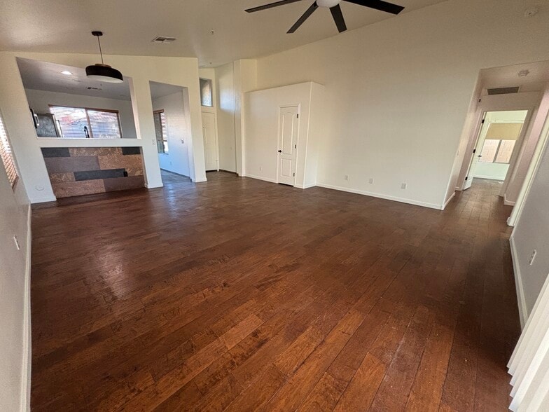 Building Photo - 15742 N 102nd St