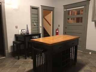 Building Photo - 419 N Gilbert St