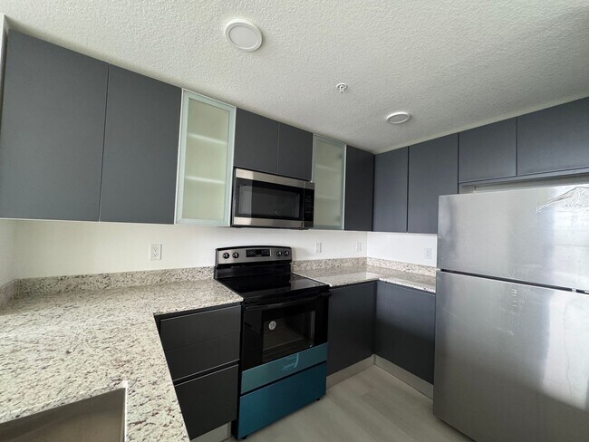 Building Photo - Cozy condo for Lease