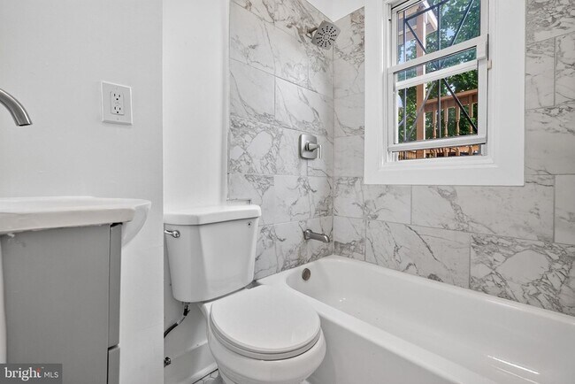 Building Photo - 3015 13th St NW