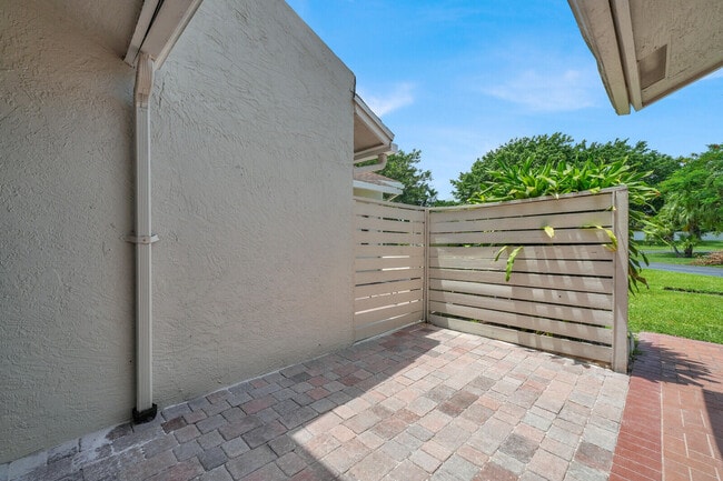 Building Photo - 6371 Toulon Dr