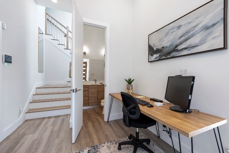 Building Photo - 639 W 16th St