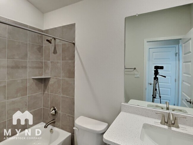 Building Photo - 2828 Mill Run Bnd