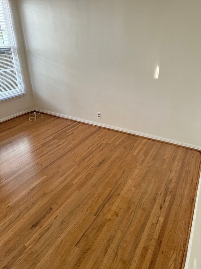 Building Photo - 3781 W. 9th St.