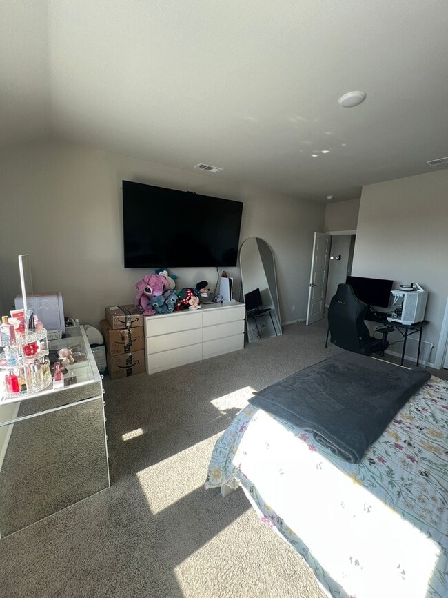 Building Photo - 7600 Silver Crk Ct