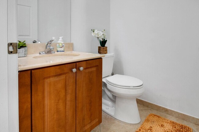 Building Photo - 5095 Madison Lakes Cir N