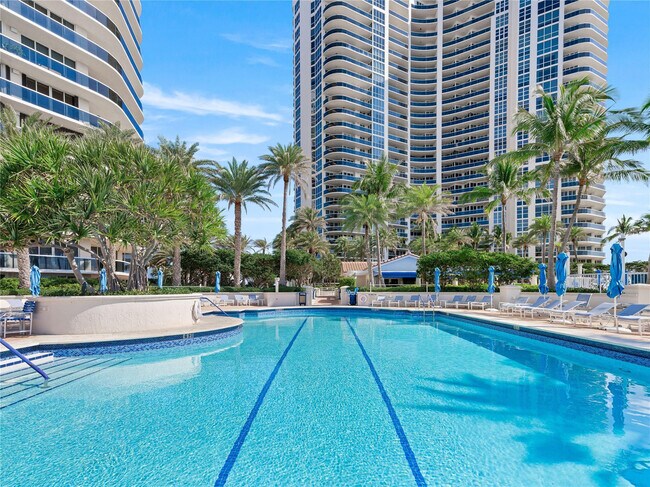 Building Photo - 3200 N Ocean Blvd