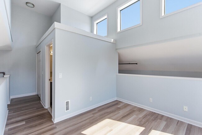 Building Photo - 160 Lafayette St