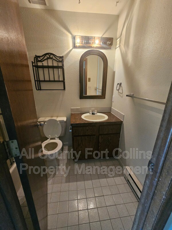 Building Photo - 1829 Lily Pl