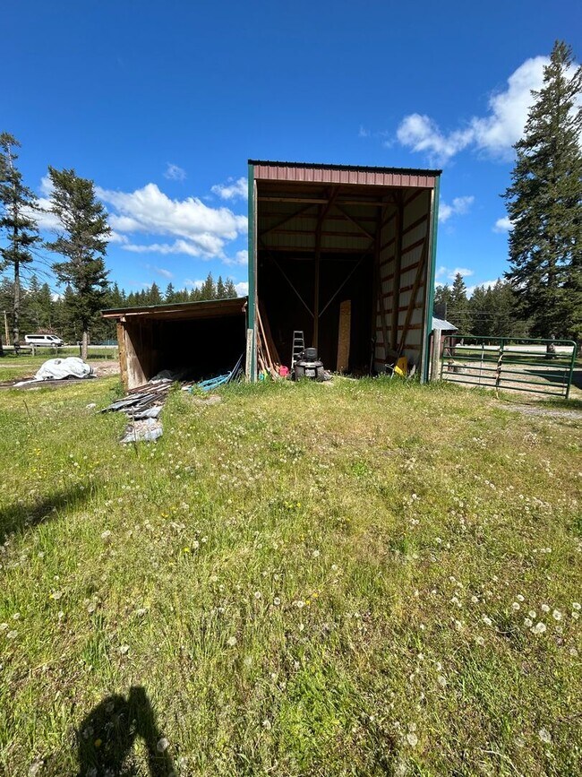 Building Photo - Beautiful 3 Bed, 2 Bath Home in Columbia Falls, MT - Close to Glacier National Park