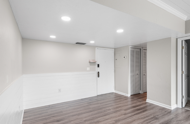 Building Photo - 235 6th St NW