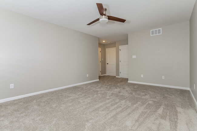 Building Photo - 2057 N Sarah Dr