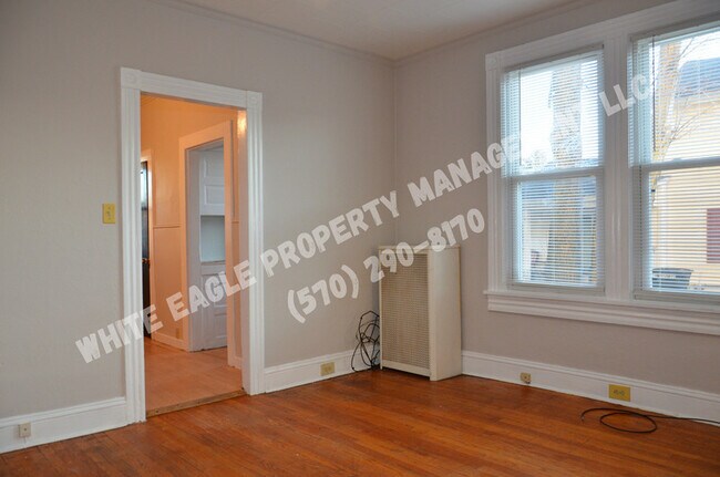 Building Photo - 1722 Brick Ave