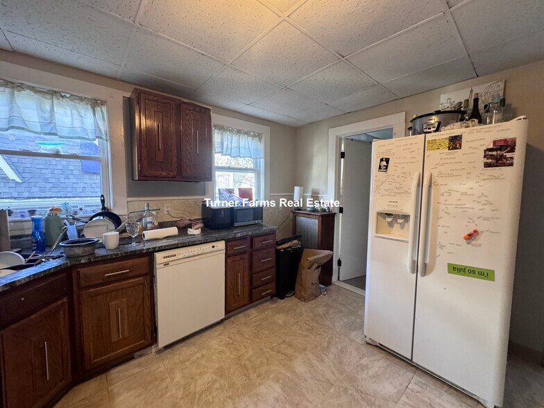 Building Photo - 14 Dow St