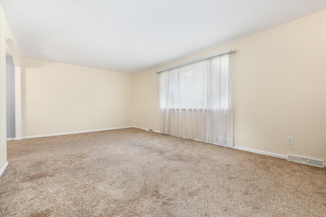 Building Photo - 13123 Spica Dr