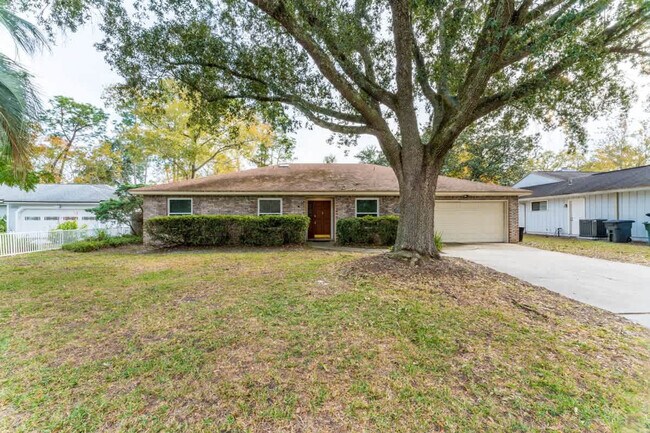 Building Photo - 10383 Chatwood Ct