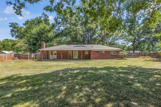 Building Photo - Newly Renovated 3 bed 2 bath in Memphis, TN