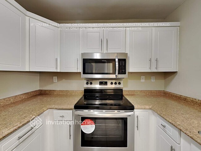 Building Photo - 14502 SW 139th Ave Cir E