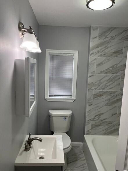 Building Photo - 257 E Cliveden St