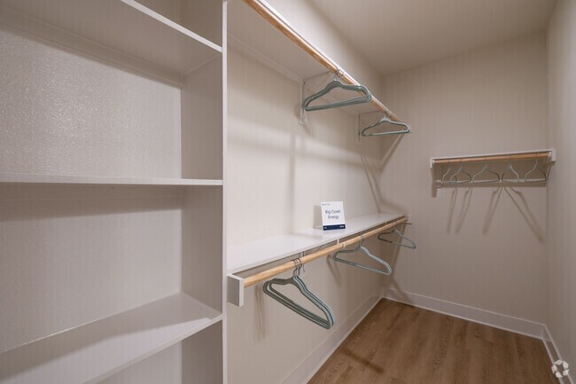 Building Photo - Incredible Savings: Up to 2 Months Rent-Free