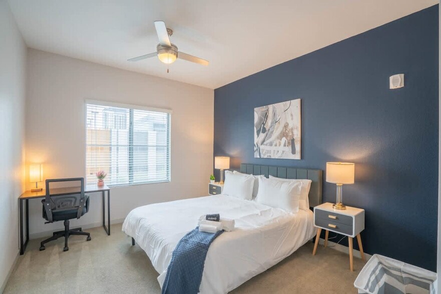 Building Photo - 295 E Roosevelt St