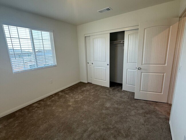 Building Photo - Victorville- New Richmond Home, 3 bedrooms...