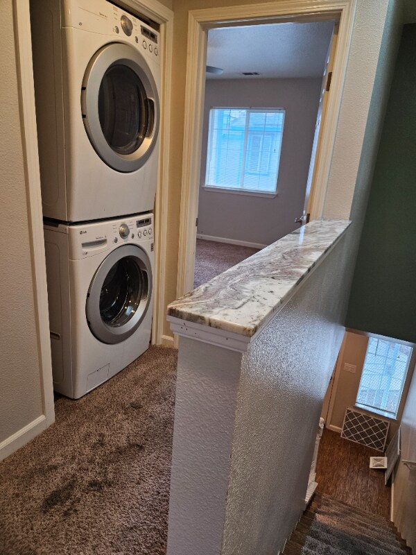 Building Photo - 1022 E 5th St