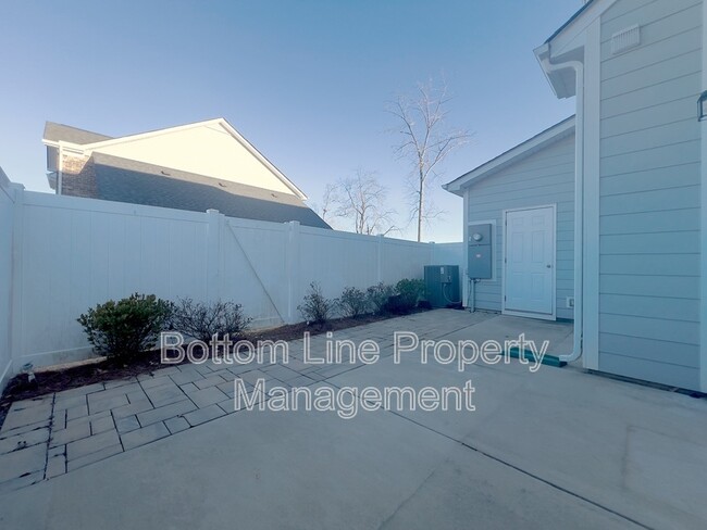 Building Photo - 901 Goldmine Hl Ct