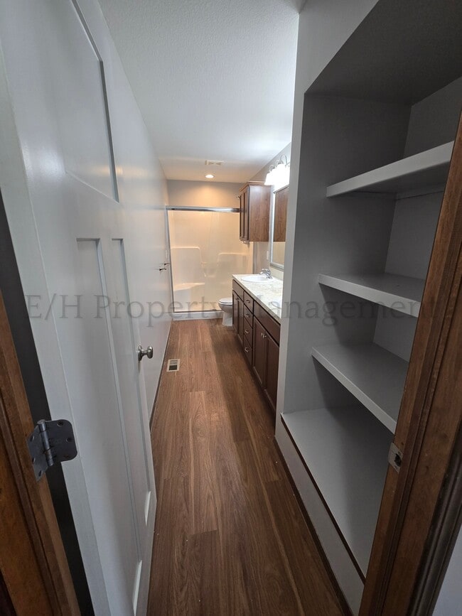 Building Photo - 5917 Millsboro St