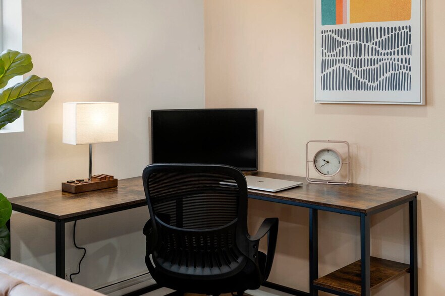 Building Photo - 1016 E Division St