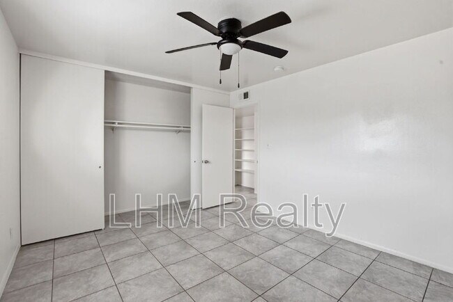 Building Photo - 5321 W Lewis Ave