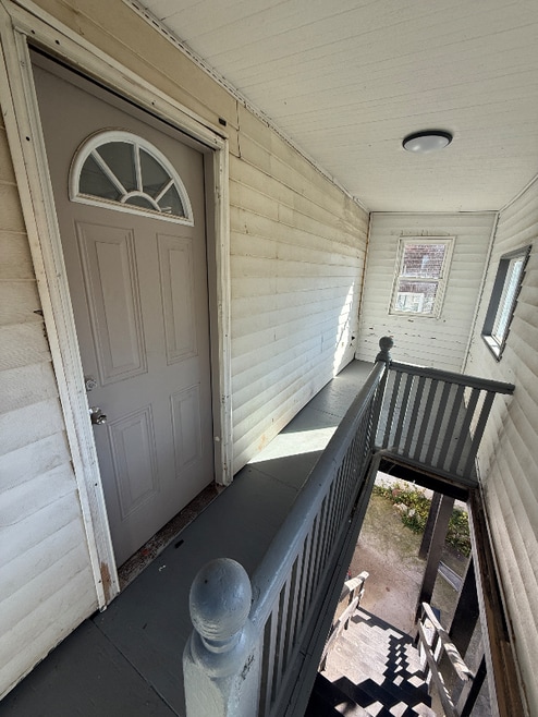 Building Photo - 1342 W 69th St