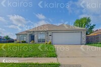 Building Photo - 4914 Glenoak Dr